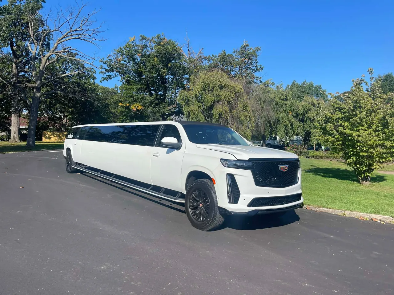 Cadillac Escalade Stretch Limousine for limo rental Cadillac Escalade Stretch Limousine for limo rental