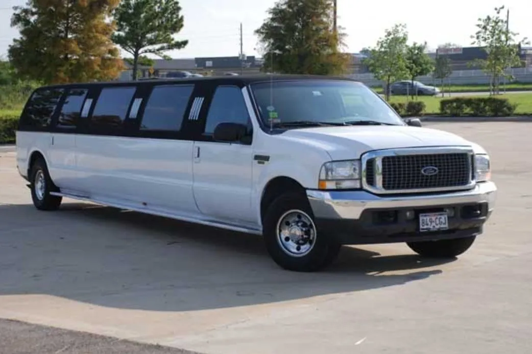 White WHT NYT – Stretch Ford Excursion for limo rental White WHT NYT – Stretch Ford Excursion for limo rental